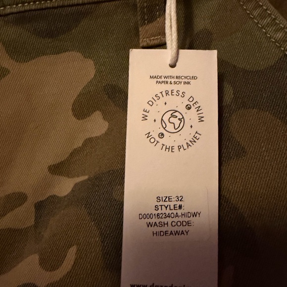 Daze Camouflage Cargo Pants - Picture 2 of 3